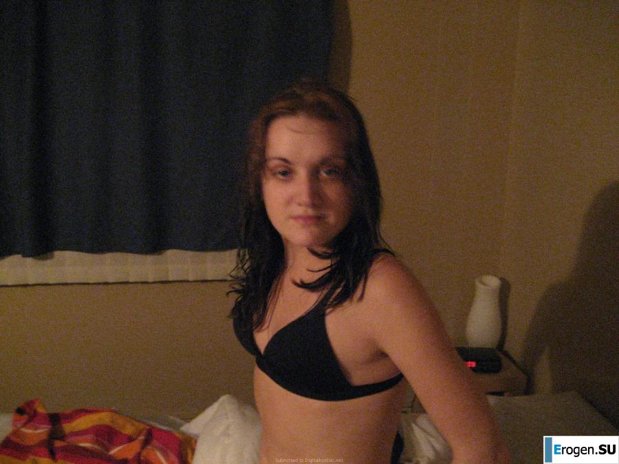 girl on the bed for a guy. Photo 21