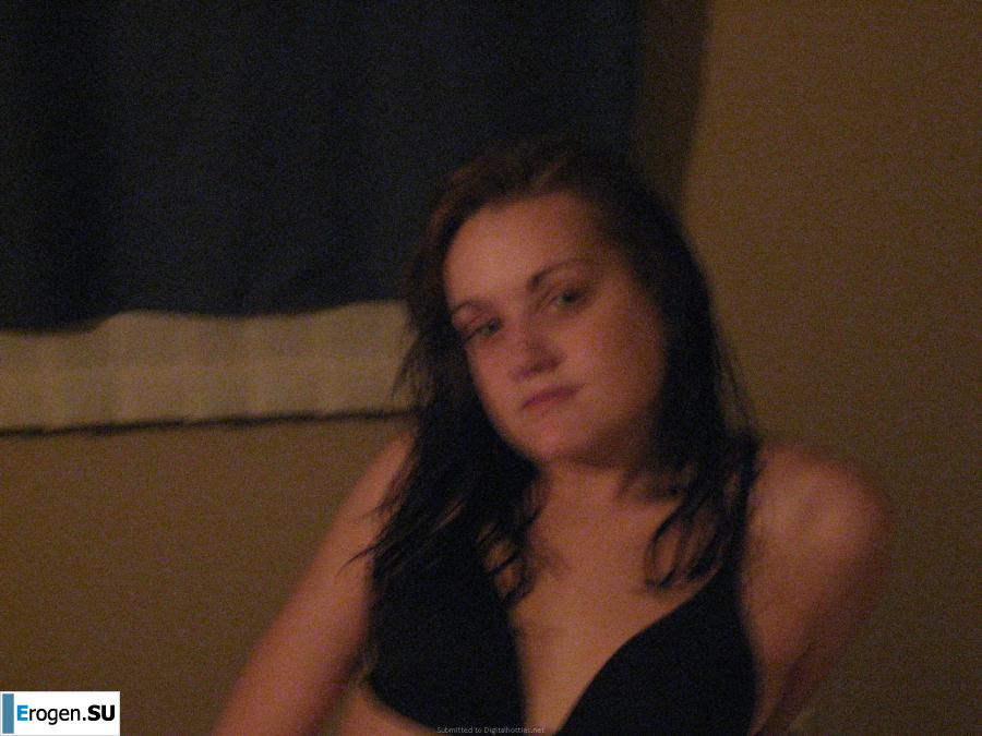 girl on the bed for a guy. Photo 26