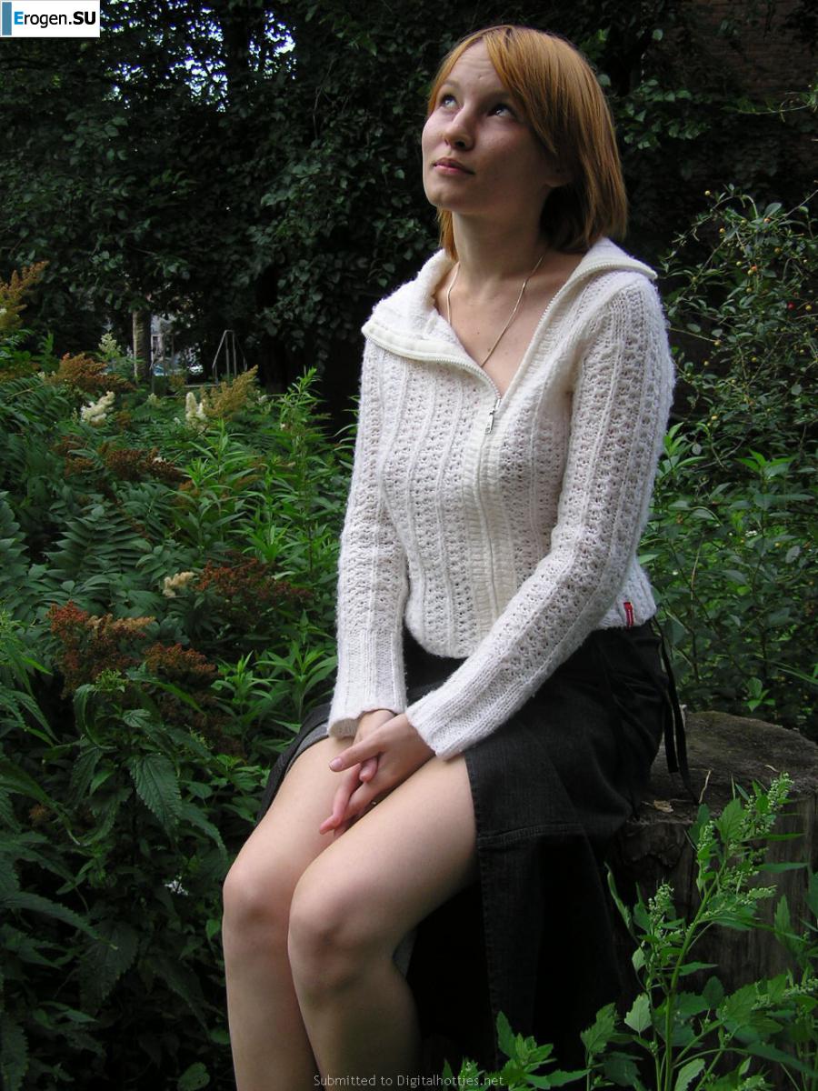 naked girls in various poses. Part 2. Photo 18