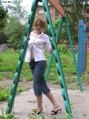 naked girls in various poses. Part 2. Thumb 31