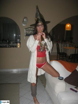 striptease on the beach. Part 2. Thumb 27