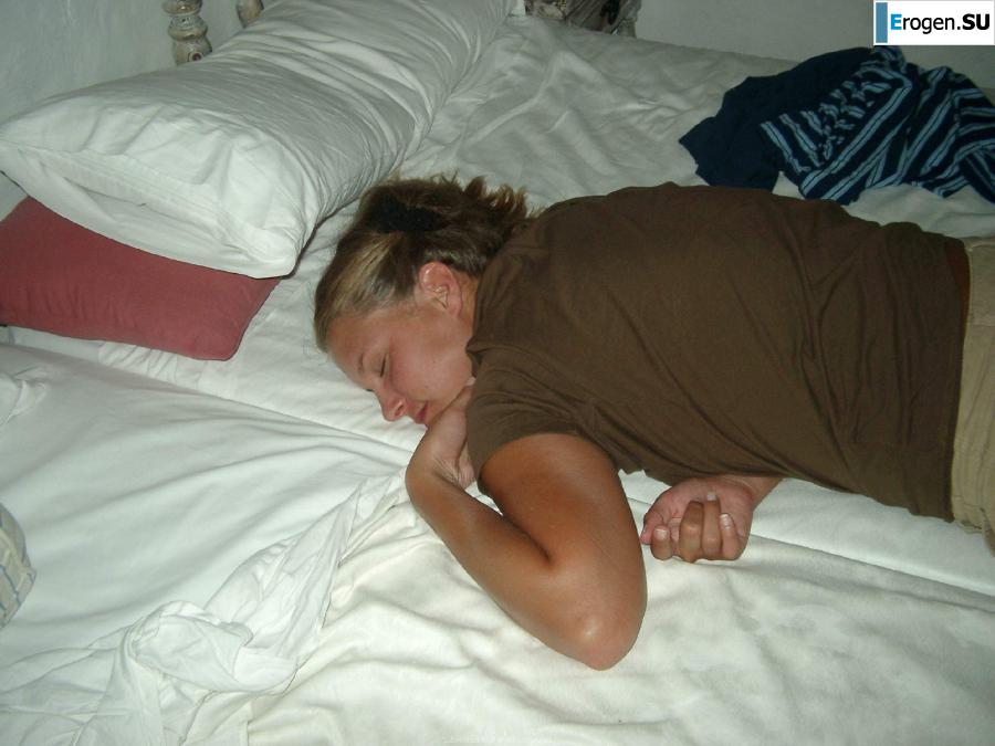 Naked and cheerful. Photo 14