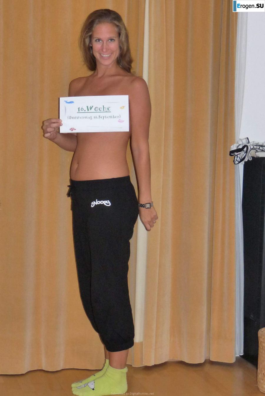 Naked and cheerful. Photo 31