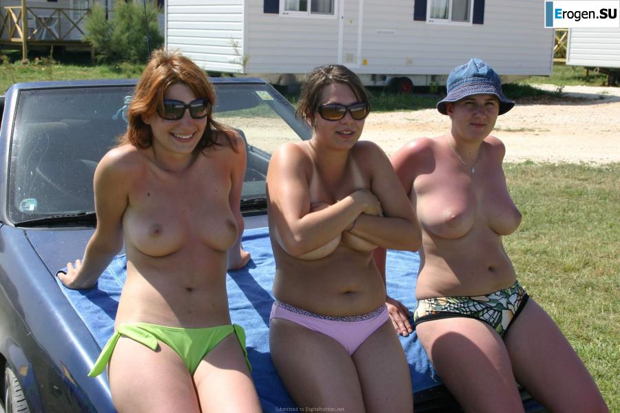 Девочки обнажились на природе. Фото 7