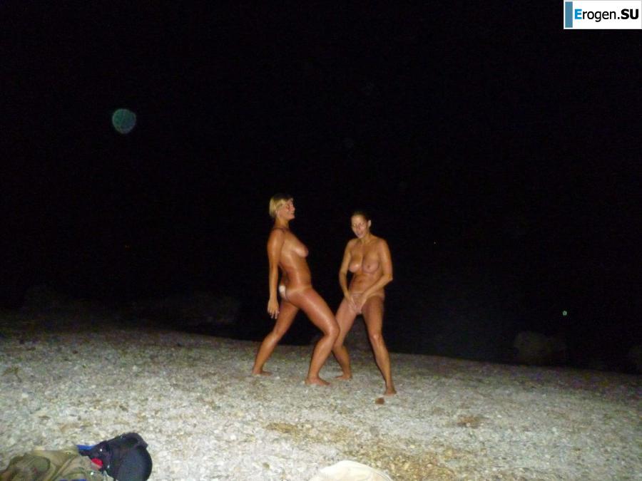 naked girls on the beach. Part 3. Photo 5