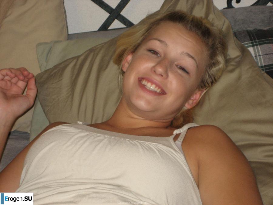 real naked with fish on her back. Photo 17