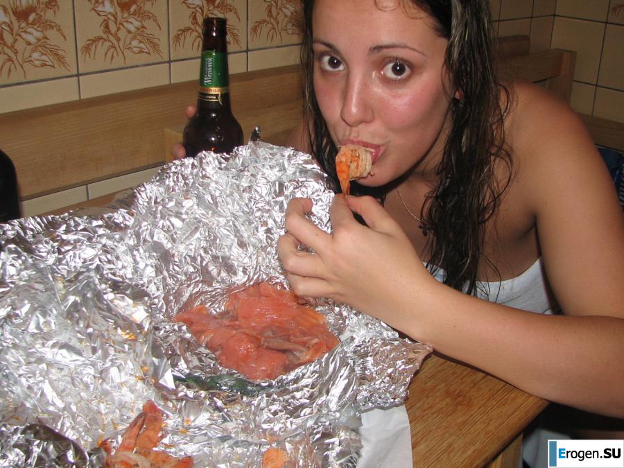 Russian newlyweds in a wedding sex tour. Photo 39