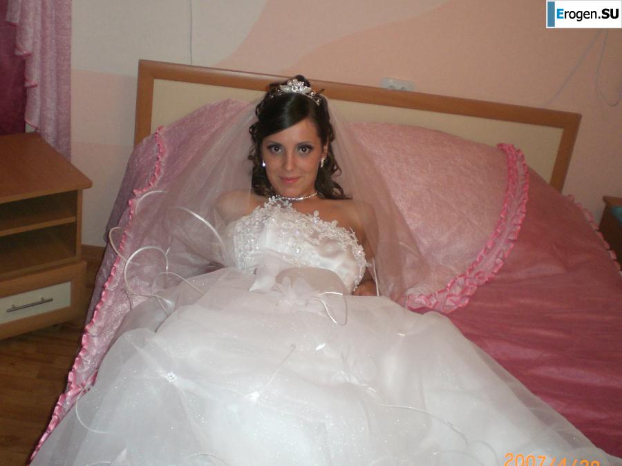 Russian newlyweds in a wedding sex tour. Photo 6