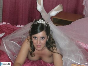 Russian newlyweds in a wedding sex tour. Thumb 10