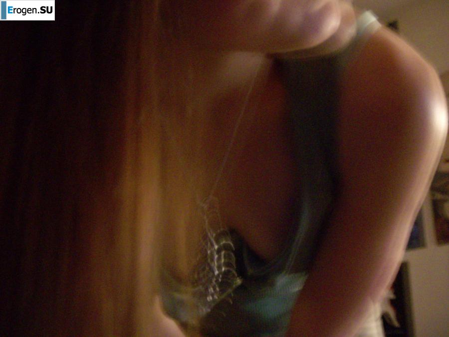 posing in front of a girlfriend. Part 2. Photo 3