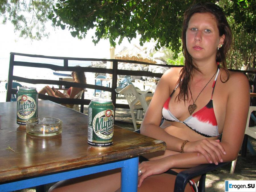 tits on the beach. Photo 27