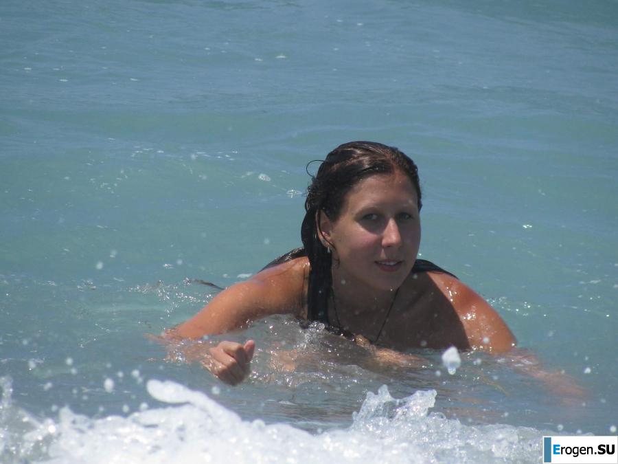 tits on the beach. Photo 5