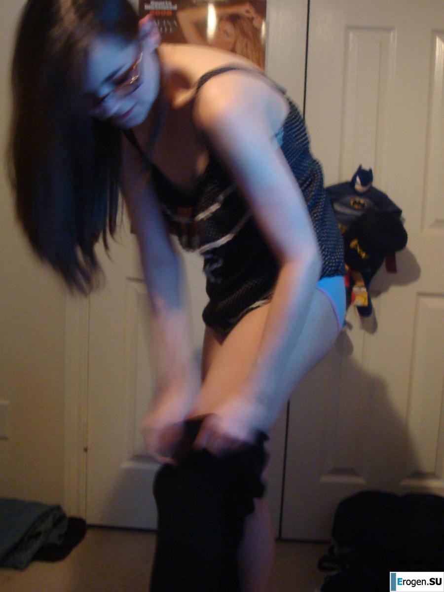 posing in front of a girlfriend. Part 3. Photo 41