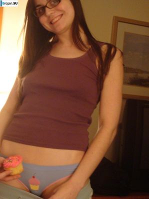 posing in front of a girlfriend. Part 3. Thumb 36