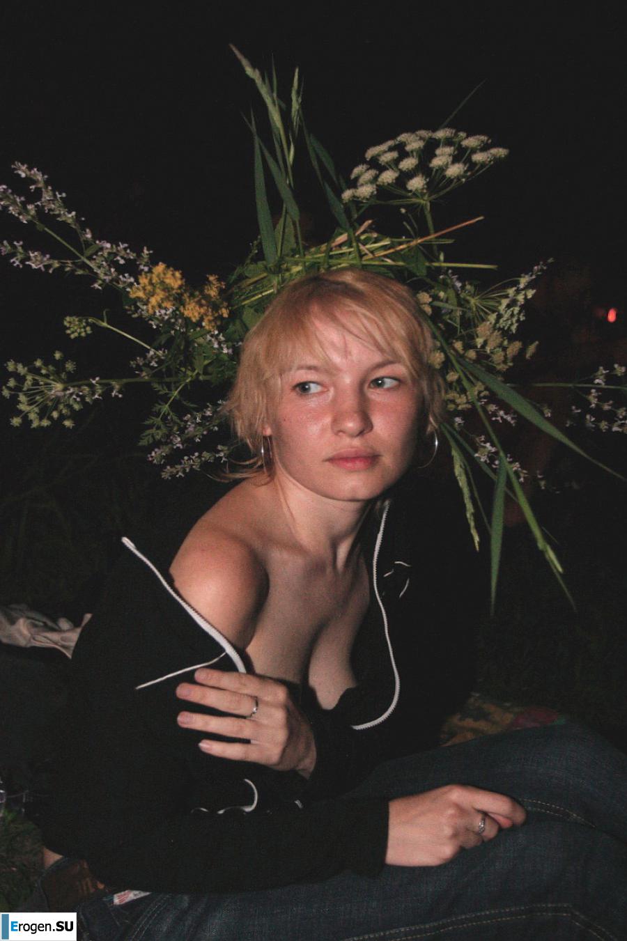 naked girls in various poses. Part 3. Photo 51