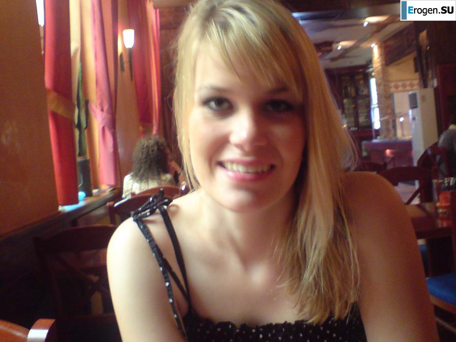 girl and guy with the euro round. Photo 12