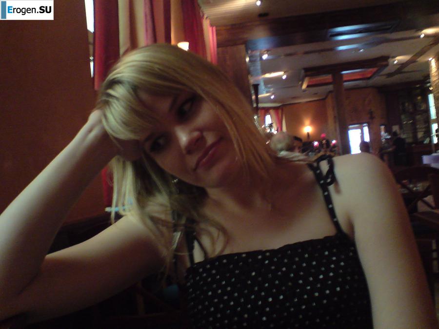 girl and guy with the euro round. Photo 14