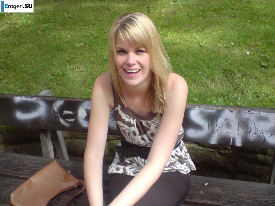 girl and guy with the euro round. Photo 39