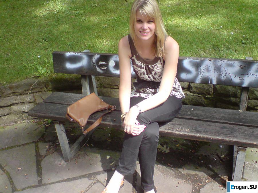 girl and guy with the euro round. Photo 40