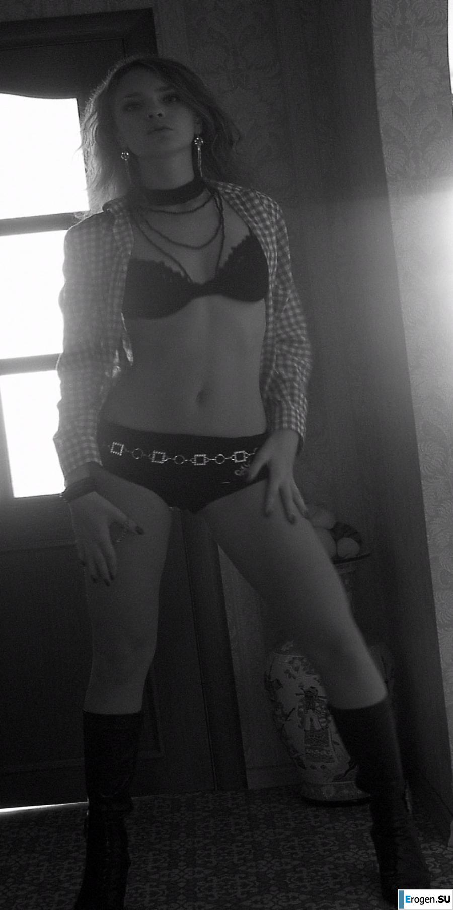 enchanting naked girl. Photo 51