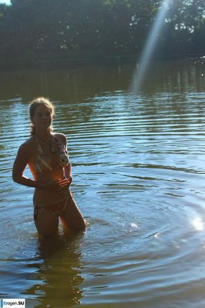 голые девушки на озере. Часть 8. Эскиз 18
