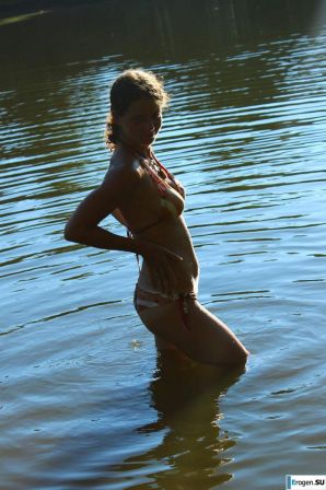 голые девушки на озере. Часть 8. Эскиз 19