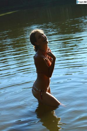 голые девушки на озере. Часть 8. Эскиз 21