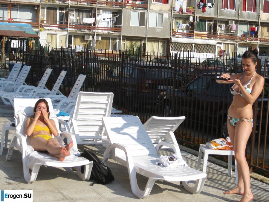 sunbathing and relaxing. Photo 4