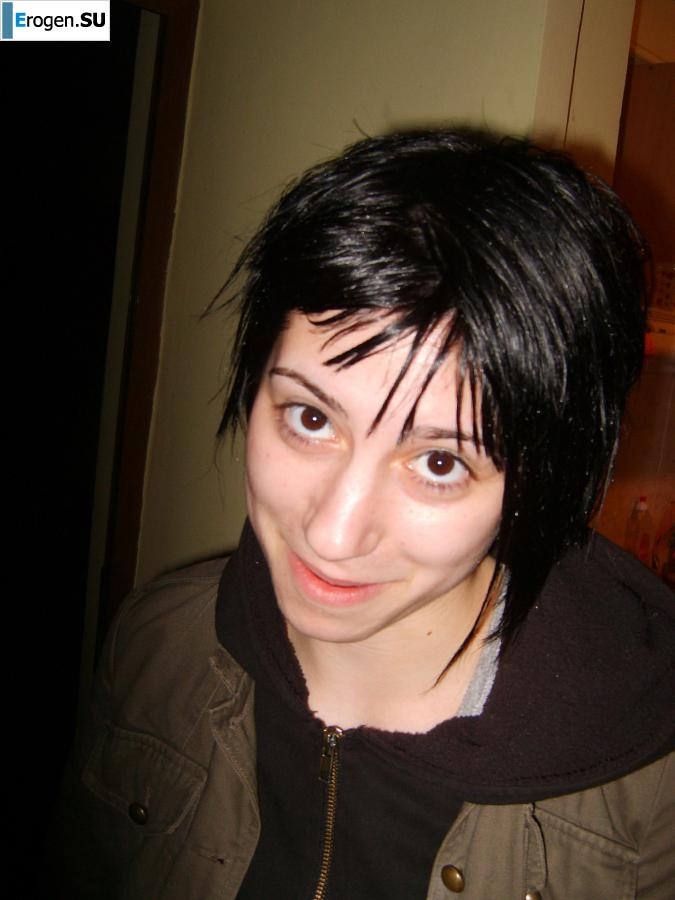 slightly gothic couple. Photo 7