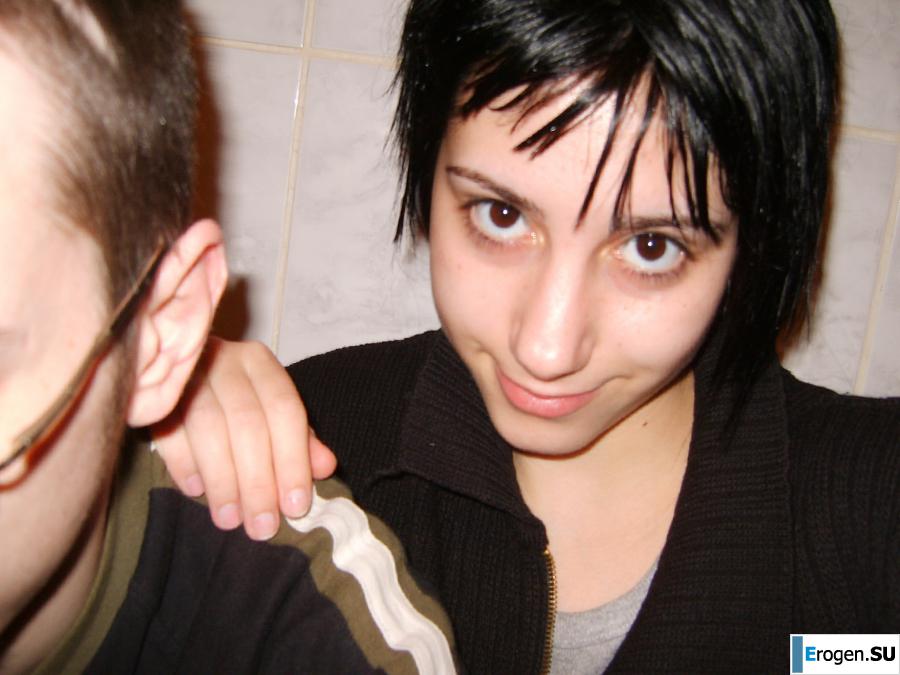 slightly gothic couple. Photo 9