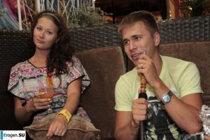 boy with two friends. Thumb 5