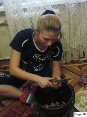 boy with two friends. Thumb 7