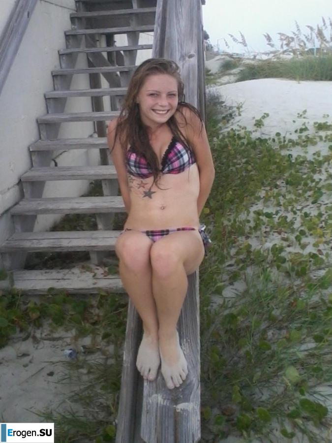 young miniature girl with a bald daddy. Photo 13