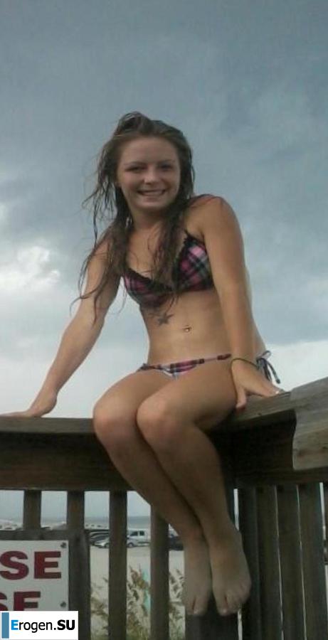 young miniature girl with a bald daddy. Photo 14