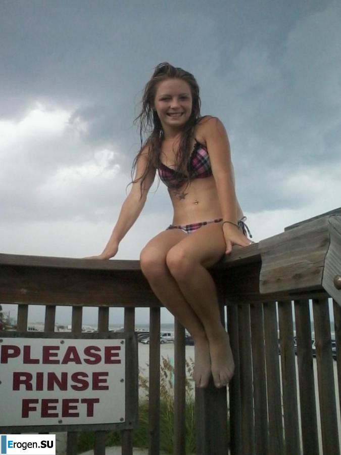 young miniature girl with a bald daddy. Photo 15