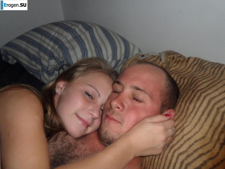 young miniature girl with a bald daddy. Photo 30