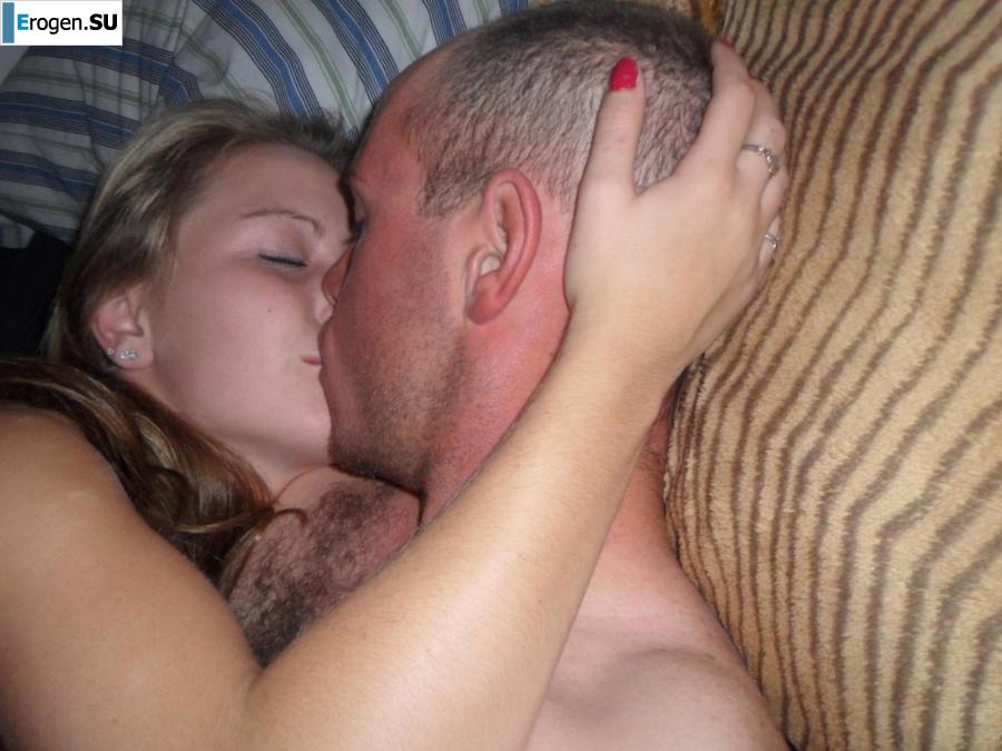 young miniature girl with a bald daddy. Photo 31