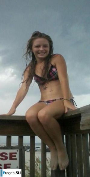 young miniature girl with a bald daddy. Thumb 14