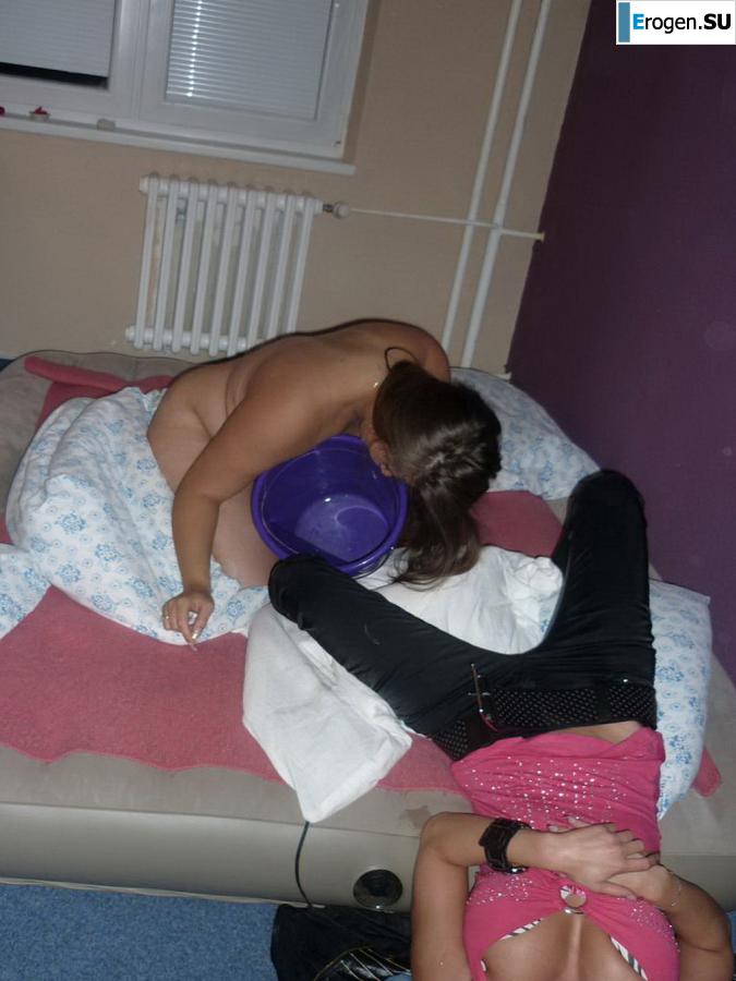 spontaneous Lezby tomfoolery. Photo 12