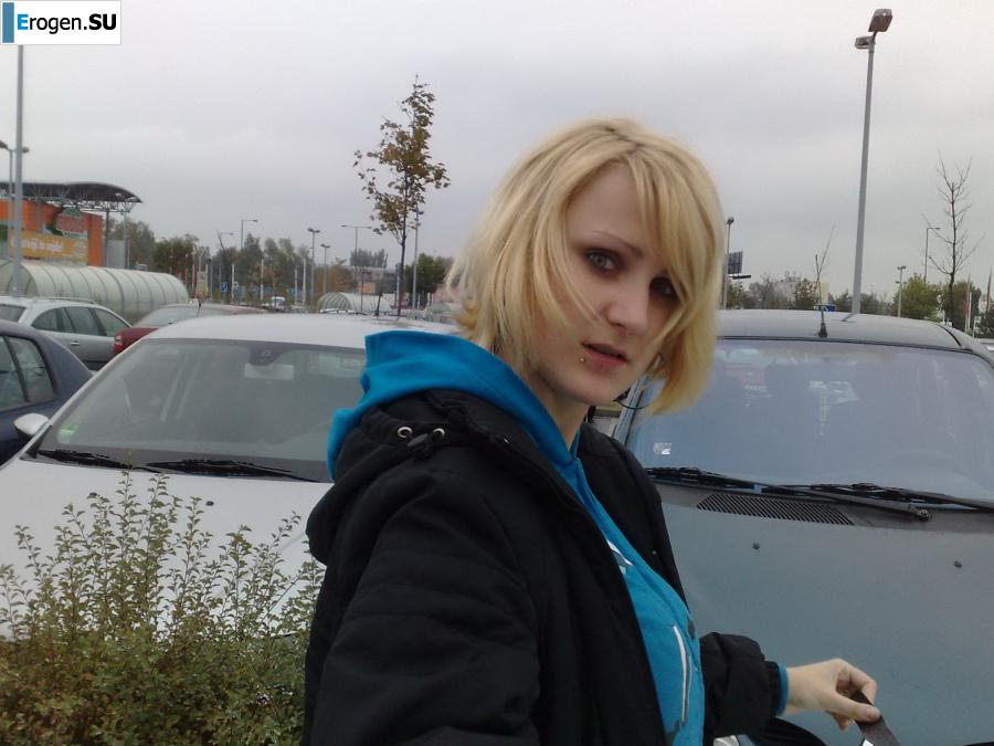 emphasis on tits. Photo 12