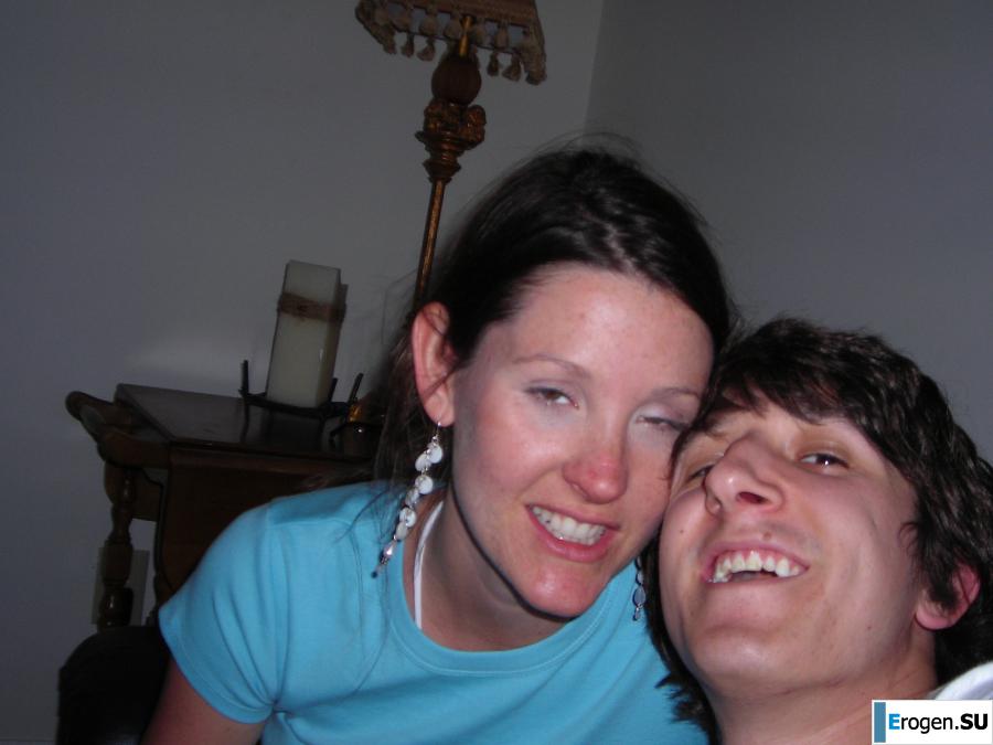 everyday life and relaxation of a brunette with her boyfriend. Photo 18