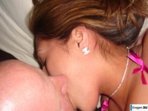 a guy picked up a young lady with buffers. Thumb 27