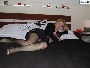 mature blonde in a rented villa. Thumb 14