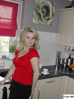 mature blonde in a rented villa. Thumb 8