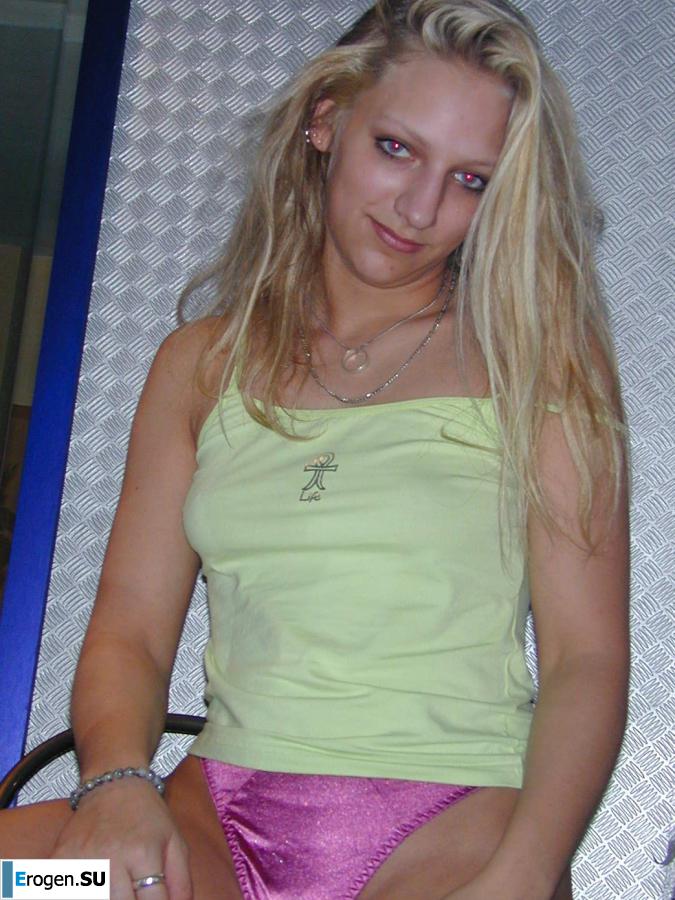 blonde with an animal look. Photo 26