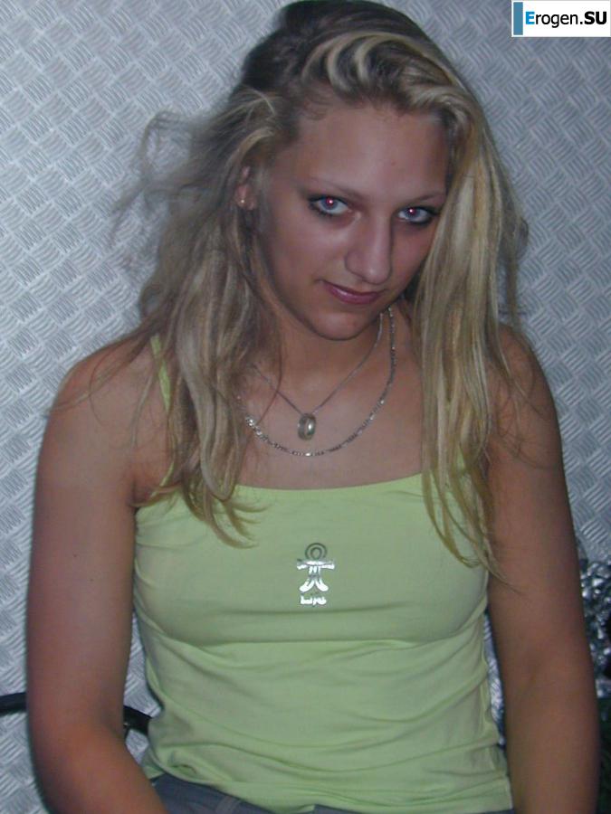 blonde with an animal look. Photo 4