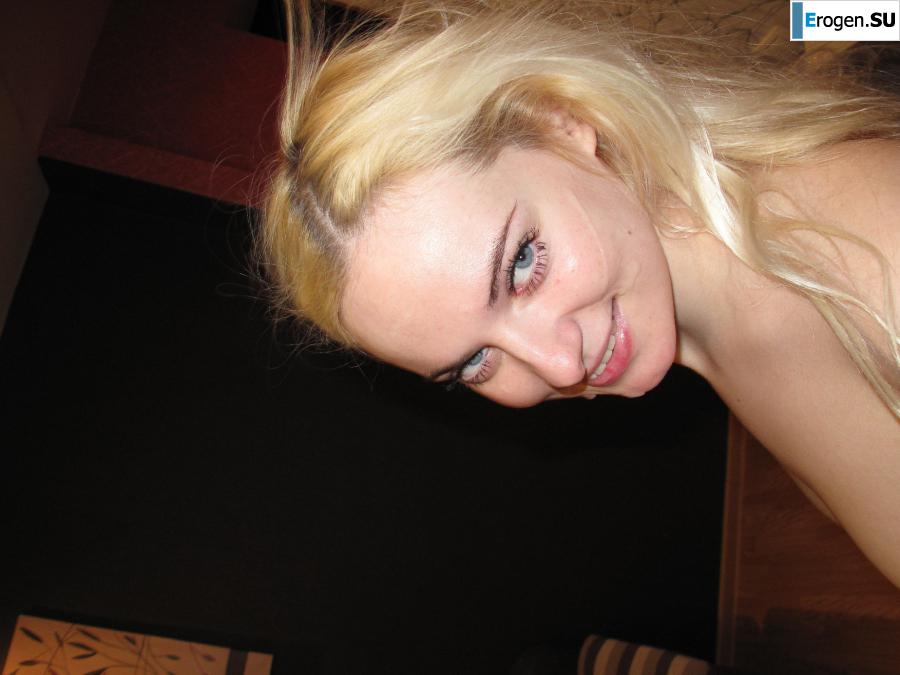 a student economist is excited to ecstasy. Photo 16