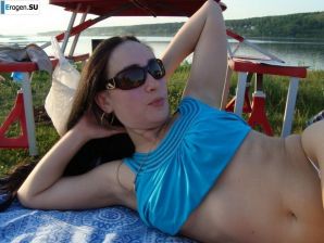 беременная меломанка без одежды. Эскиз 17