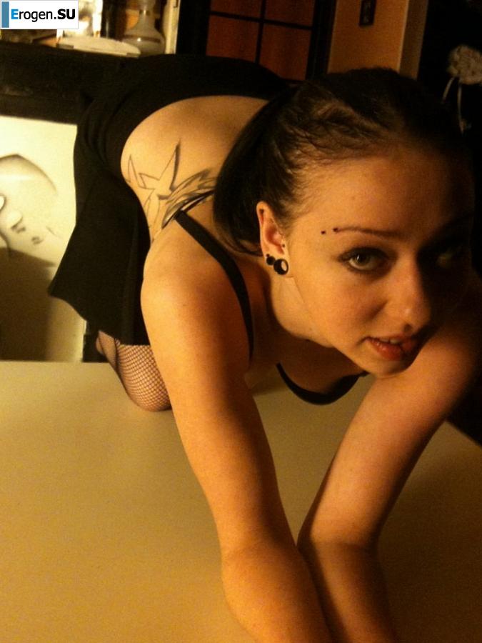 tattooed and pierced informal. Photo 33