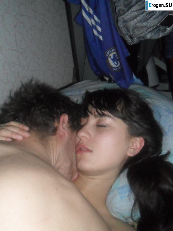 Russian cutie and sex with a guy. Photo 37